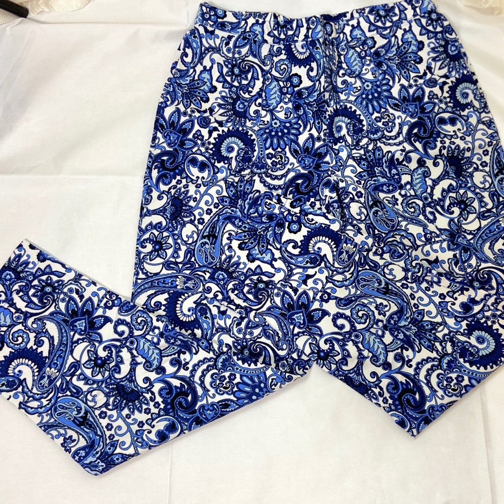 Isaac Mizrahi NWOT 10 Blue White Crop Pants